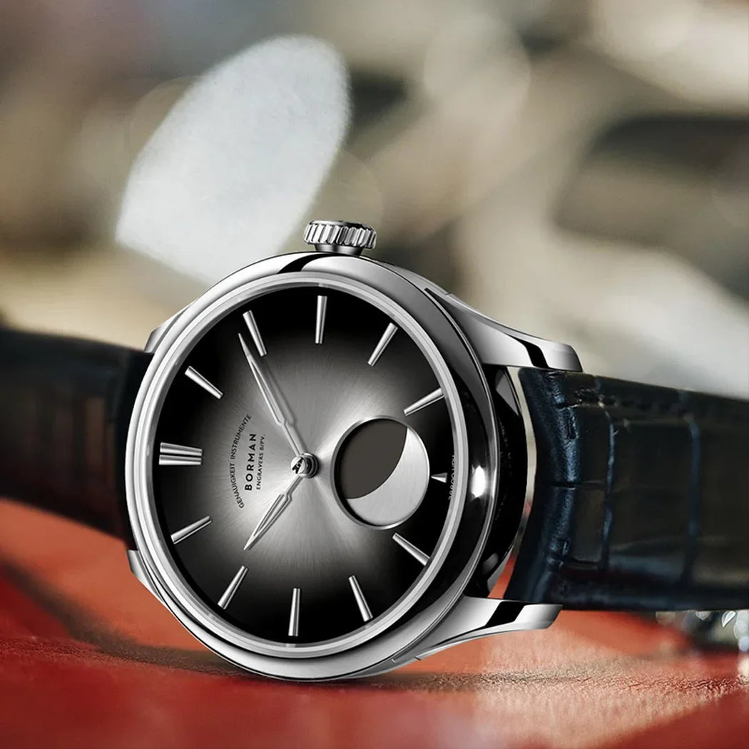 Aurexon Moon Phase — Automatisk Lyxklocka med Månfas och Safirkristall