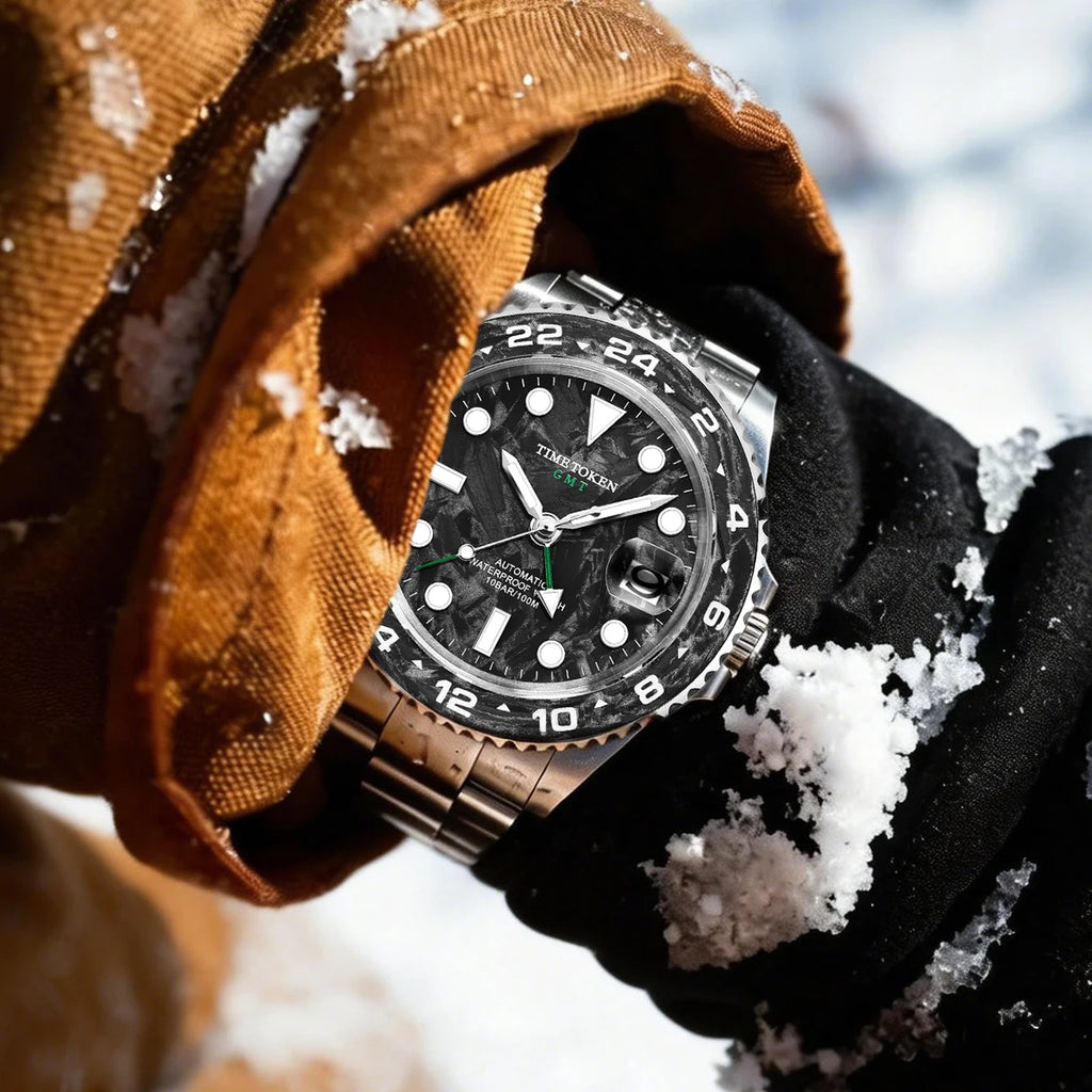 Aurexon GMT Carbon — Automatisk Klocka med Kolfiber och 100m Vattenresistens